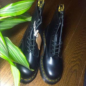 DR MARTEN 1460 Bex 8 Eye Boot Size 9